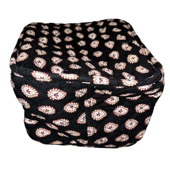 VERA BRADLEY “OUT TO LUNCH” Classic Black Quilted Bag - Picture 4 of 7